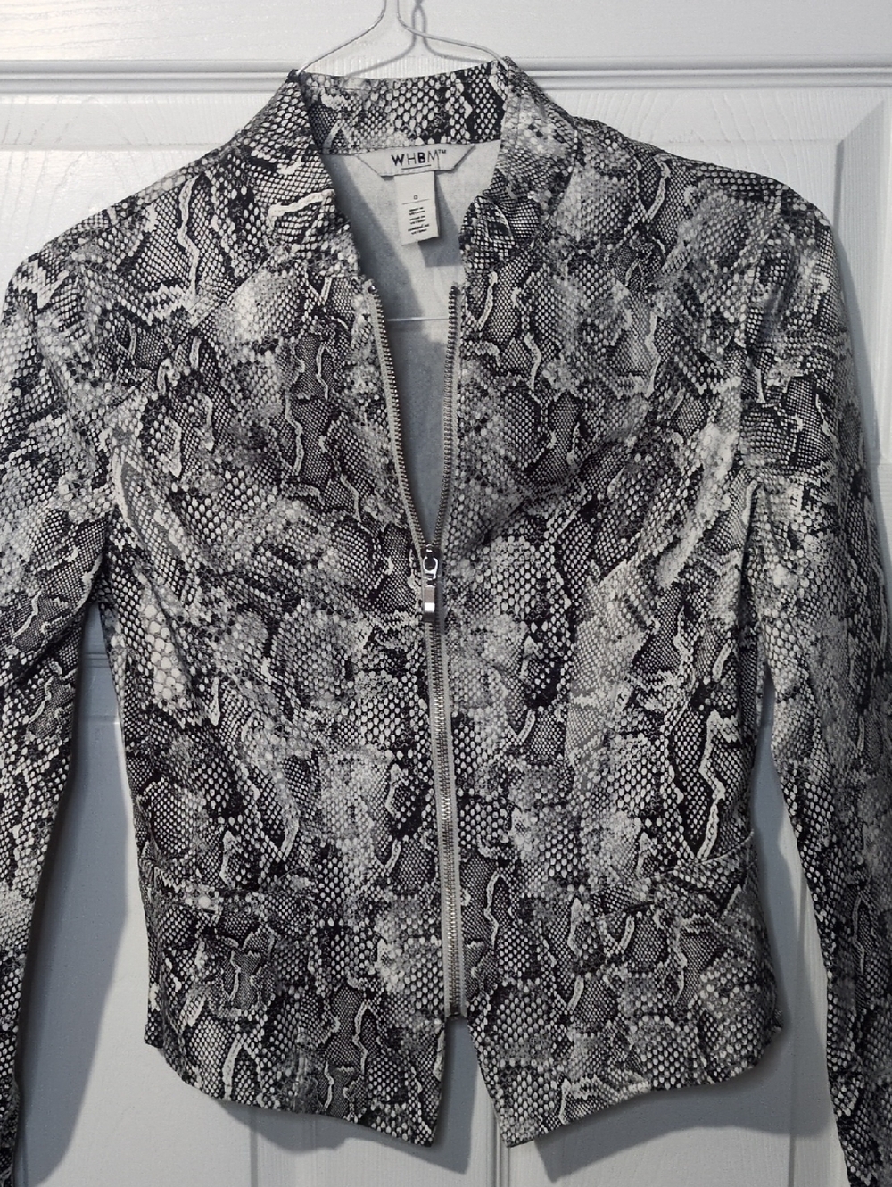 White House Black Market black and white Snake-Print Zip Jacket Sz 0 NWOT